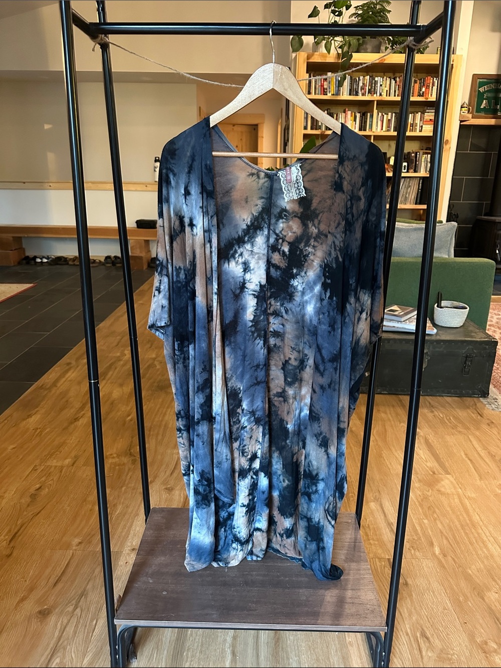 Mauve Tie-Dye Kimono Cardigan in Blue and Black